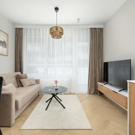 Elegant Mieszczanska With Air Conditioning, & Gym By Renters Prestige Апартаменты *