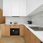 Elegant Mieszczanska With Air Conditioning, & Gym By Renters Prestige Apartamento *