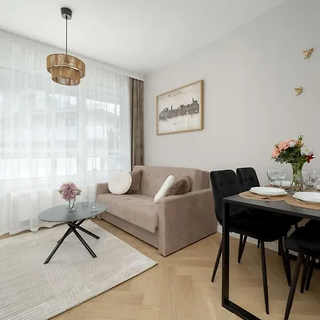 Daire Elegant Mieszczanska With Air Conditioning, & Gym By Renters Prestige *