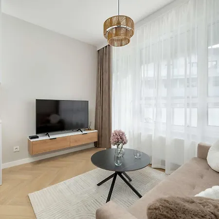 Elegant Mieszczanska With Air Conditioning, & Gym By Renters Prestige * Вроцлав
