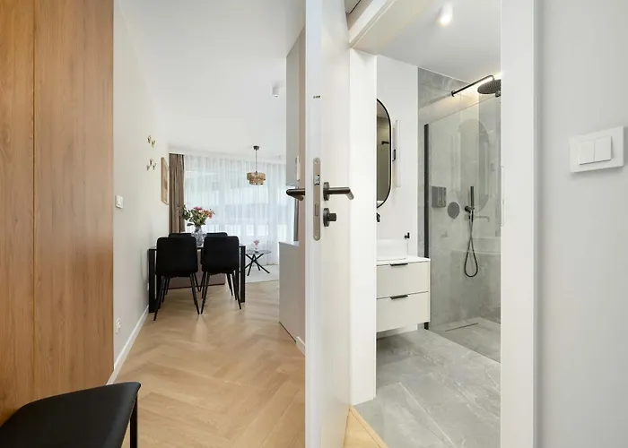 Elegant Mieszczanska With Air Conditioning, & Gym By Renters Prestige Wroclaw