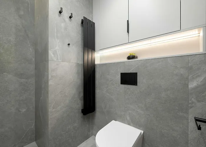 Elegant Mieszczanska With Air Conditioning, & Gym By Renters Prestige Apartment